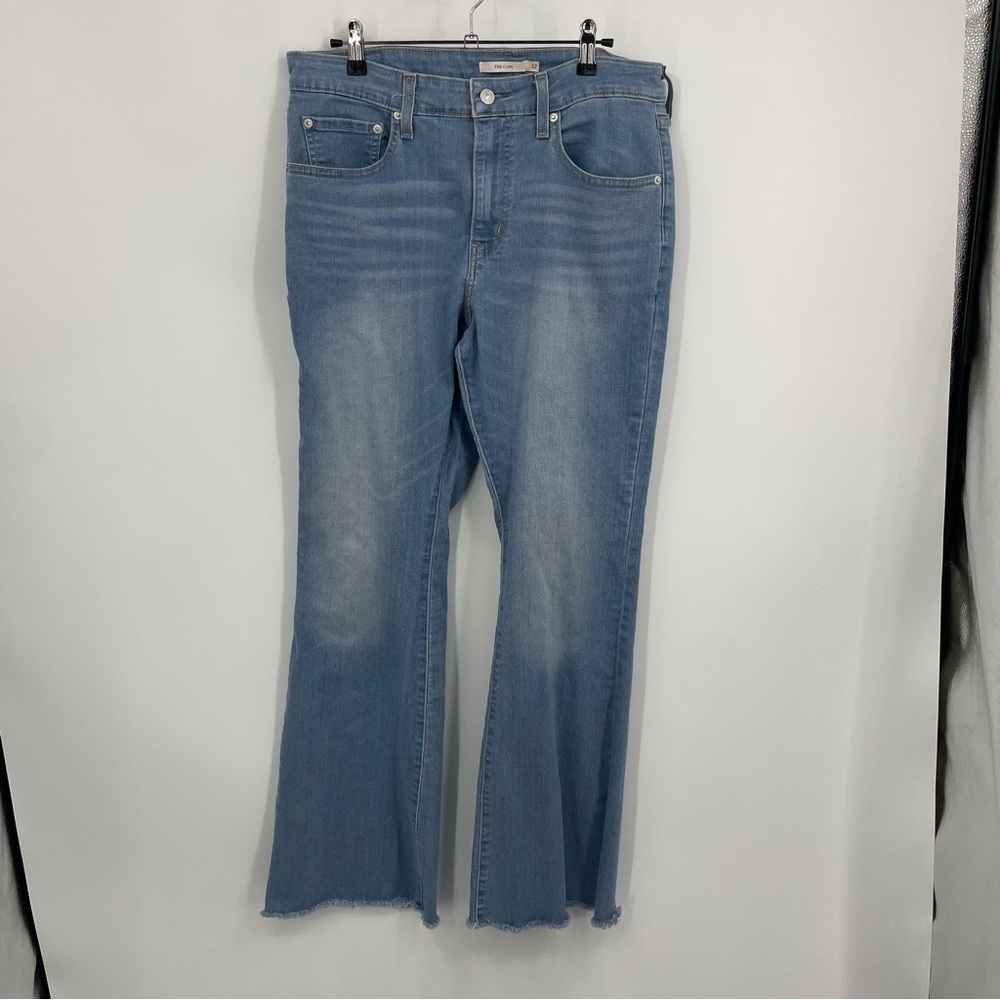 Levi's 726 Flare Jeans in light wash stretch denim Sz 32 31”‎ inseam
